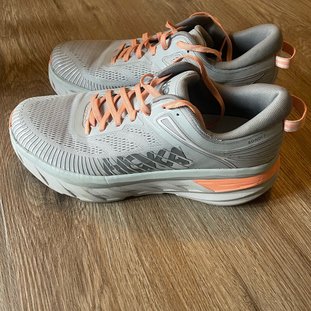 Women’s Hoka One One Bondi 7 Harbor Mist Size 9.5